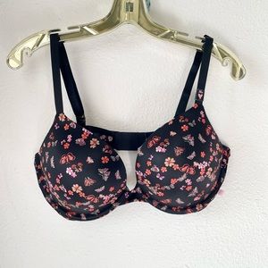 SOLD: Sexy Tee push-up